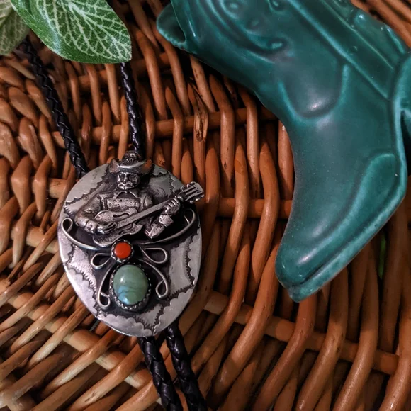 Vintage Cowboy Turquoise Bolo - Picture 3 of 6
